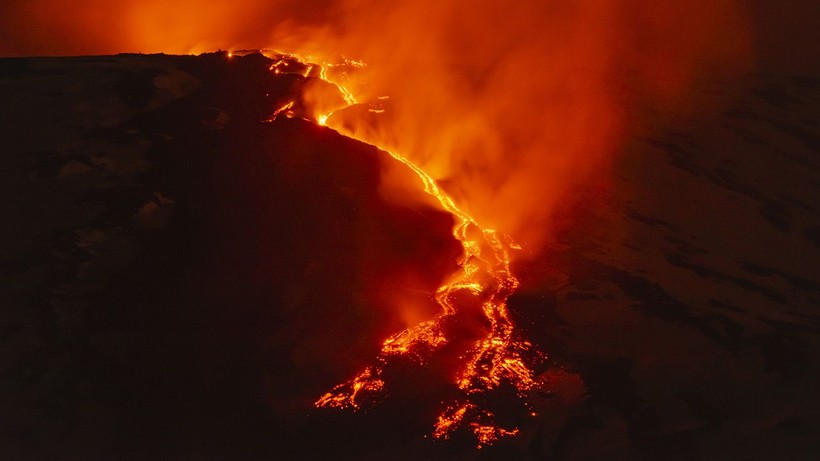 Etna Yanardağı'nda yeniden lav akışı meydana geldi - Resim: 5