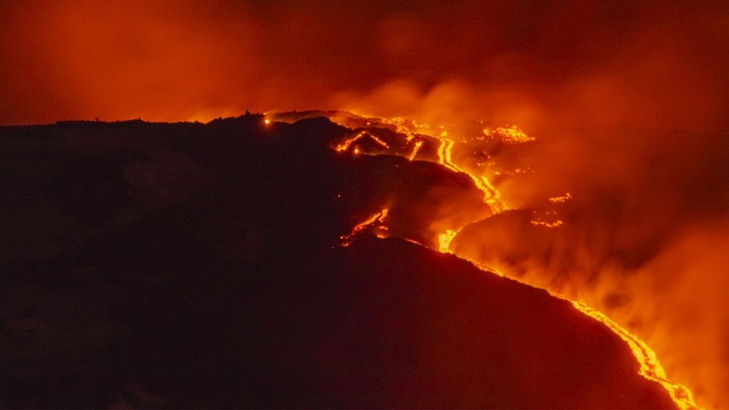 Etna Yanardağı'nda yeniden lav akışı meydana geldi - Resim: 7