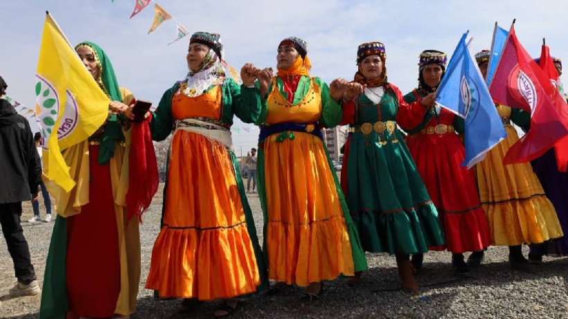 12 ayrı merkezde Newroz ateşleri yakıldı - Resim: 6