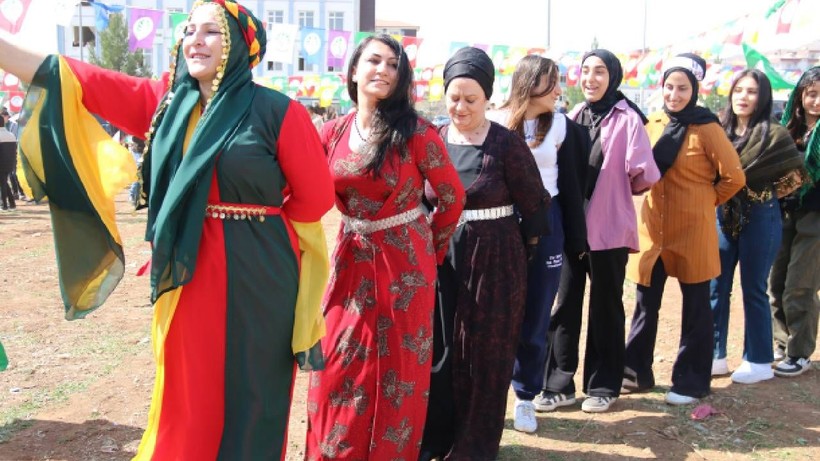 12 ayrı merkezde Newroz ateşleri yakıldı - Resim: 7