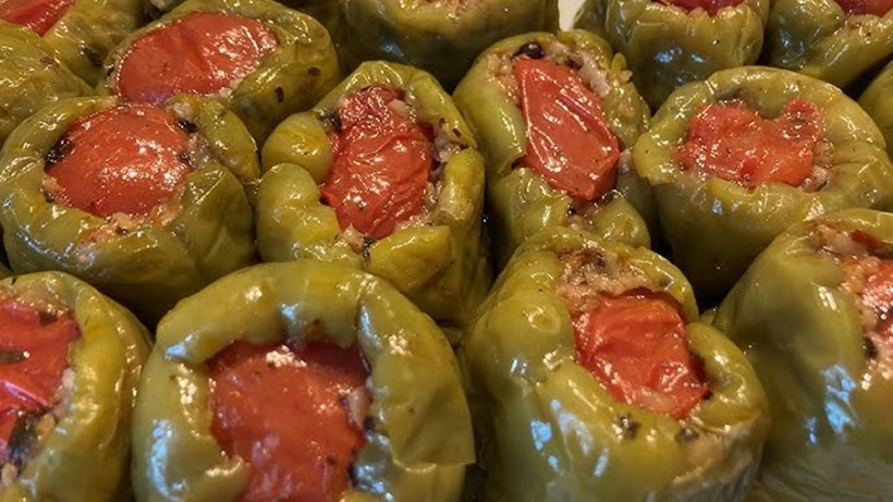 Tencerenin dibi tutmuyor! 1 bardak dökerseniz biber dolması daha iyi pişiyor - Resim: 1
