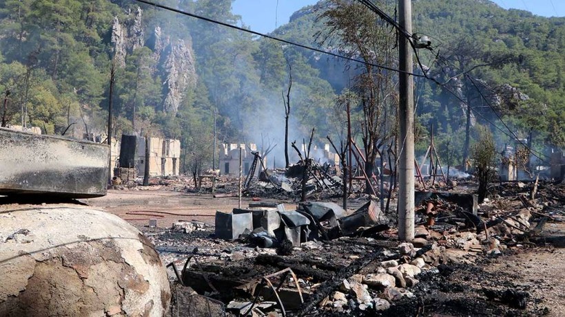 Olympos'taki 'Kadir'in Ağaç Evleri’ndeki yangın sonunda kullanılabilir yer kalmadı: 'Yeniden yapacağım' - Resim: 9