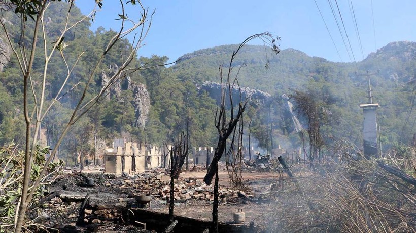 Olympos'taki 'Kadir'in Ağaç Evleri’ndeki yangın sonunda kullanılabilir yer kalmadı: 'Yeniden yapacağım' - Resim: 6