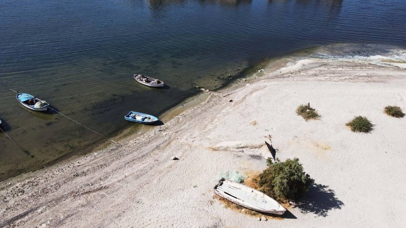 Ege Bölgesi'nin en büyük doğal gölü Bafa kuruyor: Sular 30 metre çekildi - Resim: 10