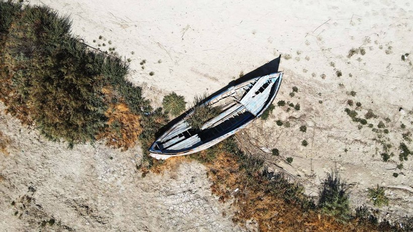 Ege Bölgesi'nin en büyük doğal gölü Bafa kuruyor: Sular 30 metre çekildi - Resim: 5