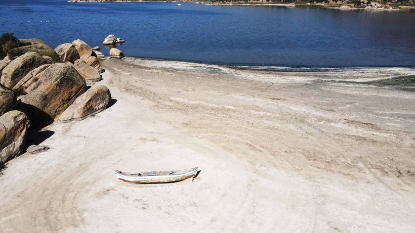 Ege Bölgesi'nin en büyük doğal gölü Bafa kuruyor: Sular 30 metre çekildi - Resim: 6