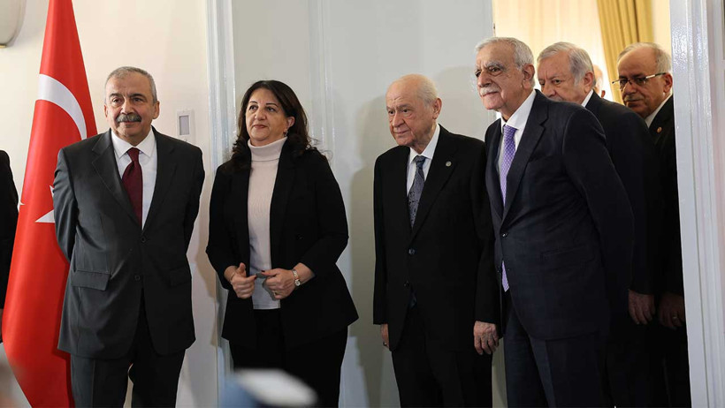 Bahçeli, DEM Parti heyetini kapıda karşıladı