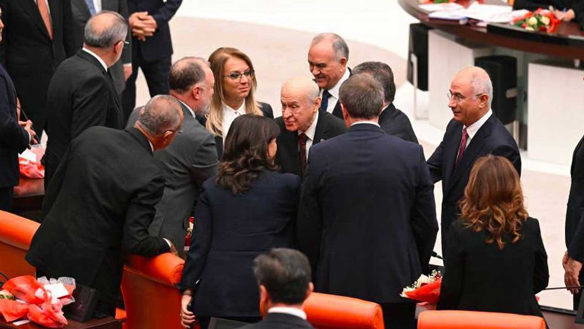 10 yıl sonra aralanan İmralı kapısı ve siyasette tarihi fotoğraflar - Resim : 1