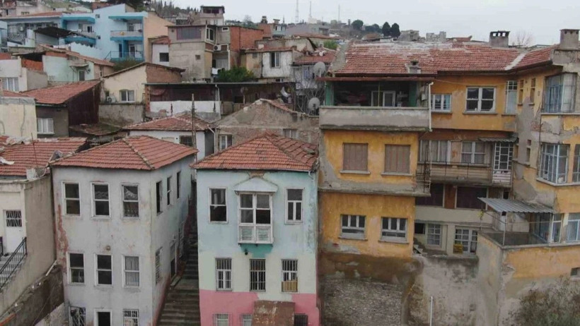 İzmir’de azınlıkların tarihinden izler taşıyan Basmane Çukuru, yapılaşmanın hedefinde - Resim : 5