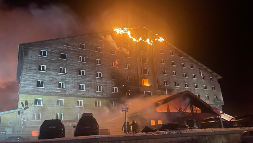 Bolu'da Kartalkaya Kayak Merkezi'nde otel yangını: 66 ölü, 51 yaralı - Resim : 1
