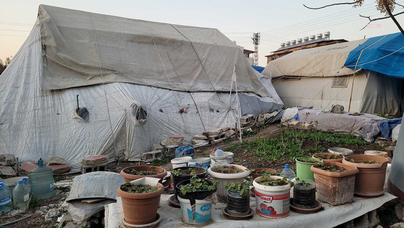 Çadırda yaşayan depremzedeler: Bazen fırtına çıkıyor, korkuyoruz - Resim : 2