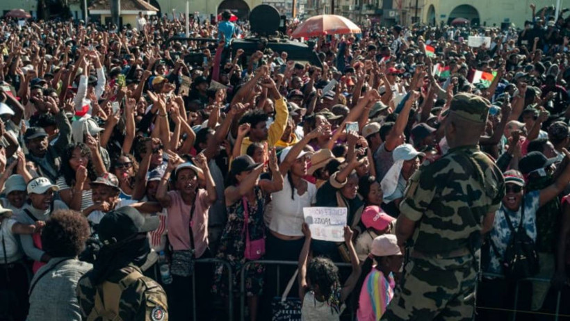 Madagaskar'da ordu yönetime el koydu - Resim : 1