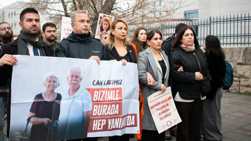 11. Yargı Paketine ortak tepki... CHP, DEM Parti ve TİP milletvekilleri: 'Deprem suçlarının affı olmaz' - Resim : 1