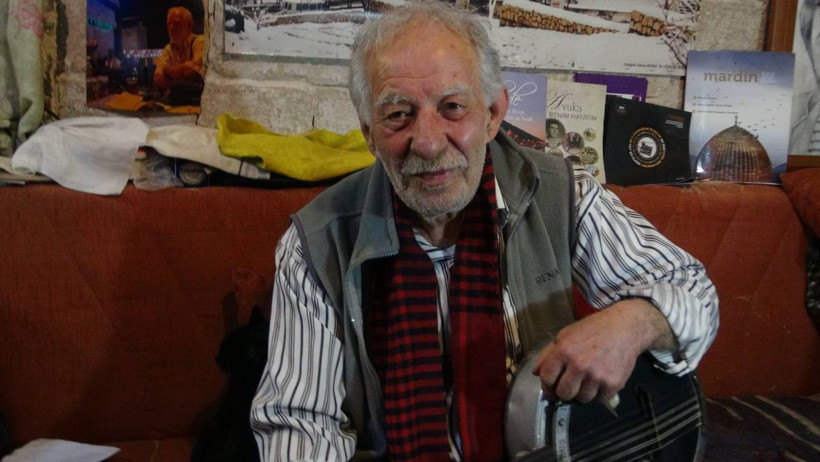 Mardin'de c&uuml;mb&uuml;ş sesiyle ge&ccedil;en bir &ouml;m&uuml;r; D&uuml;ğ&uuml;nlerden sahnelere - Resim : 1