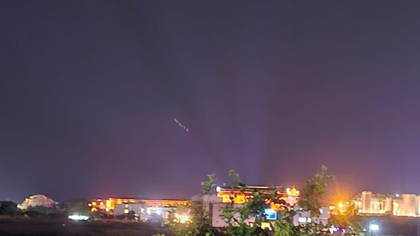 İran'ın Mehran kentinde 11'i asker 22 kişi öldü, 21 kişi yaralandı - Resim : 2