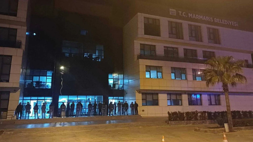 CHP'li Uşak ve Marmaris belediyelerine operasyon: 24 gözaltı - Resim : 1