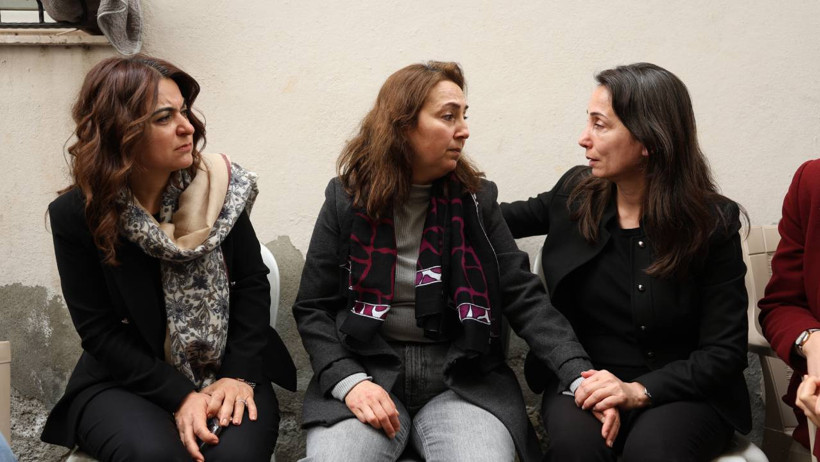 Figen Y&uuml;ksekdağ ağabeyinin cenaze t&ouml;renine katıldı - Resim : 1