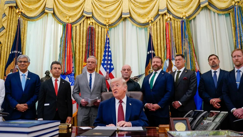 Hürmüz Boğazı kapatılmıştı | Trump: İran bize şantaj yapamaz - Resim : 1