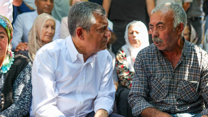 Özgür Özel Niğde'de kiraz üreticileriyle buluştu: 'Oyunu bozacağız' - Resim : 1