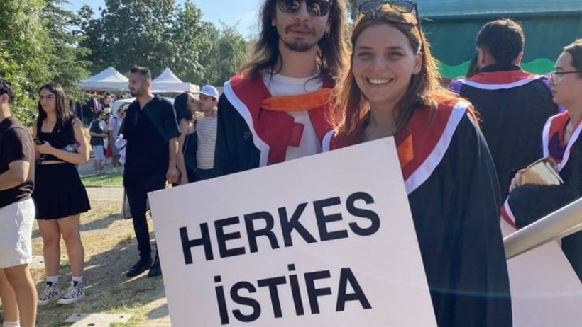 ODTÜ'de mezuniyet törenine yine pankartlar damga vurdu - Resim : 8