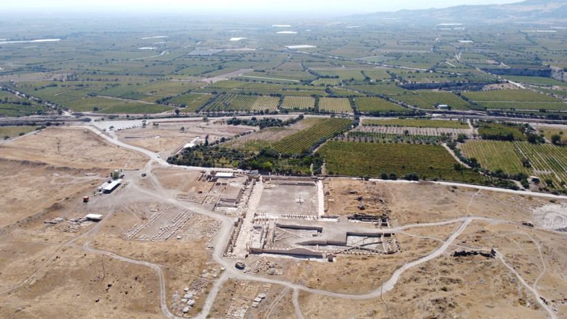 aa-20221101-29315565-29315556-tripoliste-1500-yillik-tas-kesme-atolyesi-ortaya-cikarildi.jpg