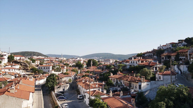 aa-20240617-34902242-34902230-mentese-mugla-bacali-evleri-ve-tarihi-yapilariyla-turist-cekiyor.jpg