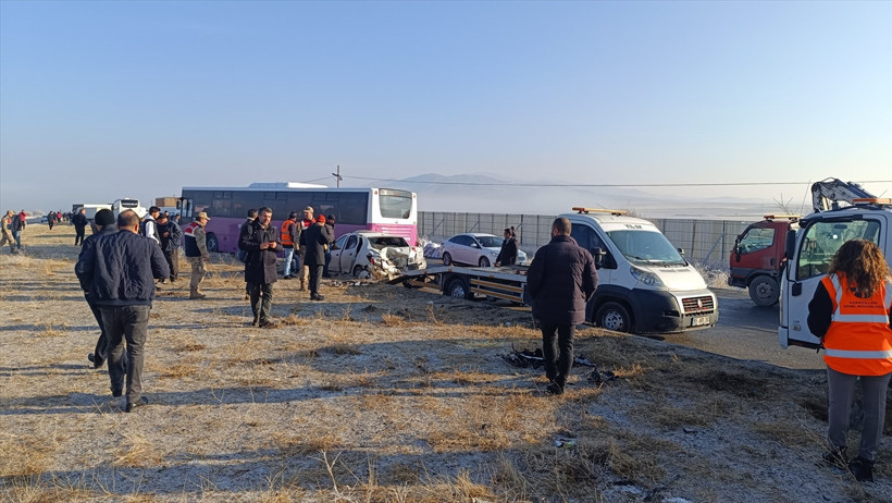 aa-20241210-36439211-36439210-vanda-zincirleme-trafik-kazasi.jpg