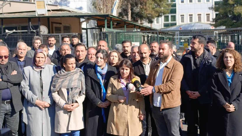 Siirt Belediye Eşbaşkanı Alağaş'a 6 yıl 3 ay hapis: 'Siyasi darbedir, direneceğiz' - Resim : 1