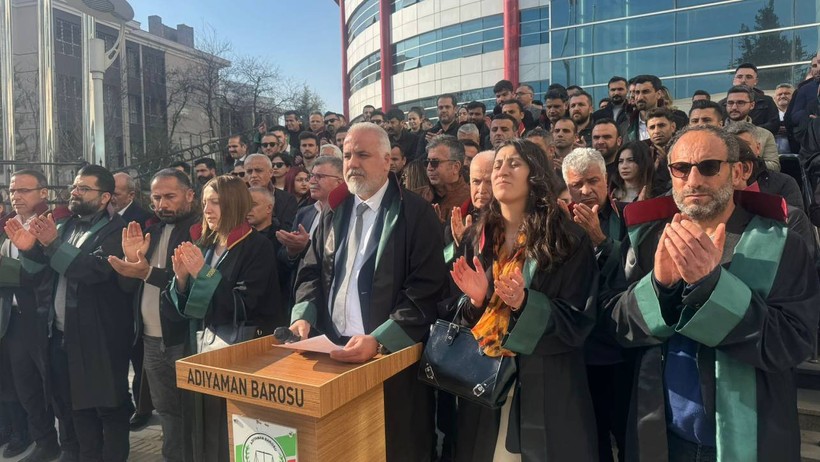 İnsan hakları savunucusu Osman Süzen üç yıldır süren soruşturma nedeniyle gözaltına alınmış - Resim : 1