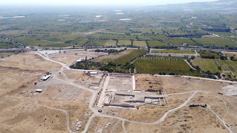 aa-20221101-29315565-29315556-tripoliste-1500-yillik-tas-kesme-atolyesi-ortaya-cikarildi.jpg