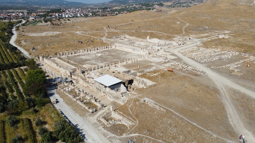 aa-20221101-29315565-29315562-tripoliste-1500-yillik-tas-kesme-atolyesi-ortaya-cikarildi.jpg