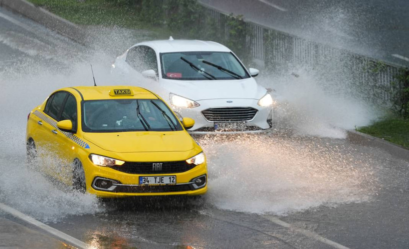 İstanbul güne sağanak yağışla uyandı - Resim: 4