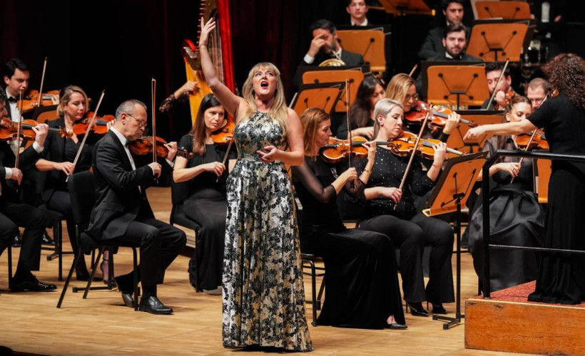 Ödüllü soprano Sinéad Campbell Wallace Türkiye'de ilk kez konser verdi