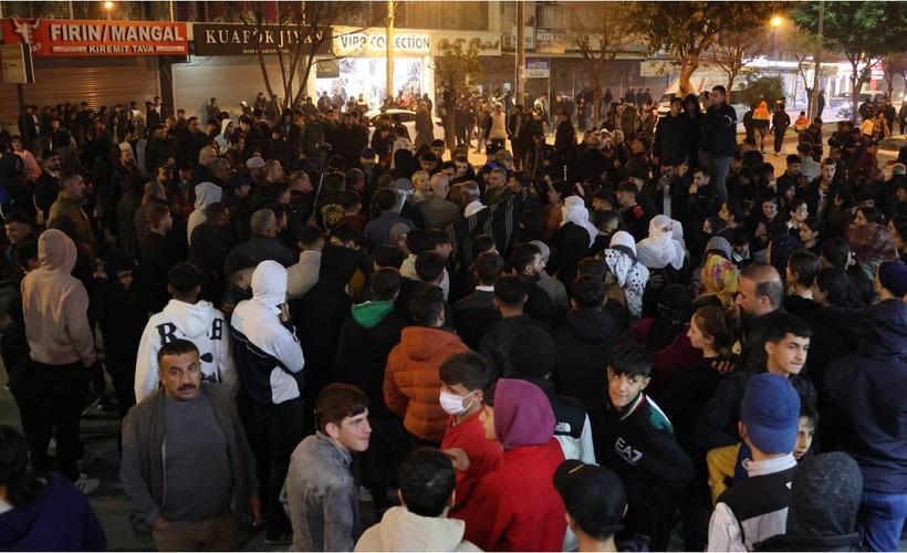 Akdeniz'de kayyım protestosu: 'Bilerek isteyerek bu halka zulüm yapıyorsunuz'