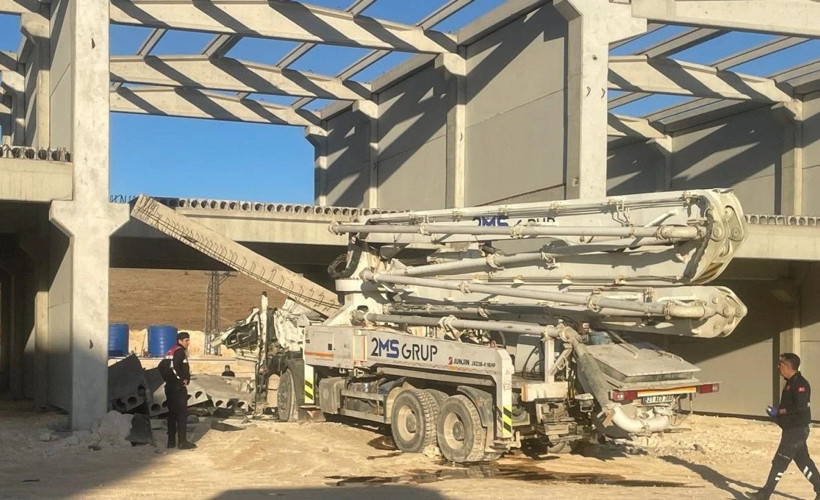 Antep'te üzerine beton blok düşen vinç operatörü öldü