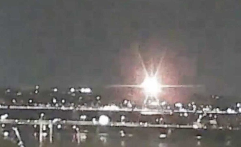 ABD'de uçakla helikopter çarpışıp nehre düştü