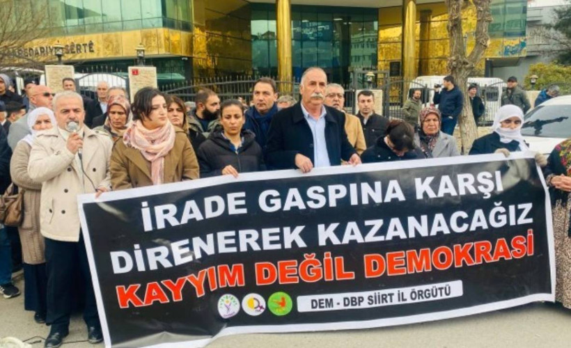 Siirt'te kayyım protestosu: 'Badem bıyıklı hırsız sosyal medya fenomeni olma peşinde'