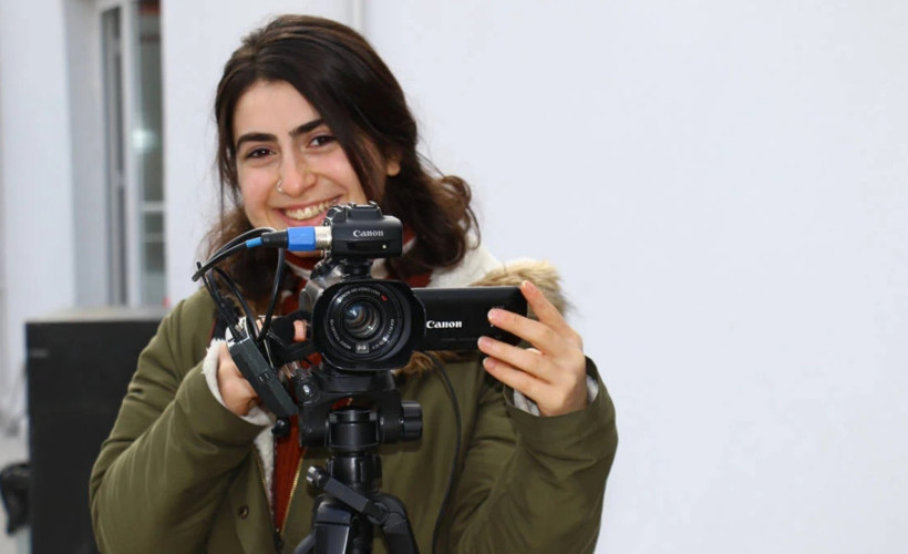 Tutuklanan gazeteci Öznur Değer: Gün, hakikatin sesini yükseltme günü