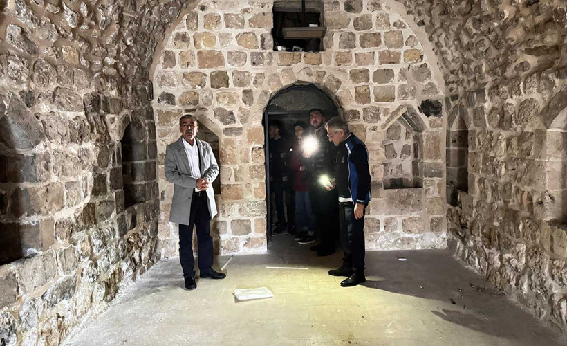 Artuklu Belediyesi vakfa devredilen tarihi binayı geri aldı