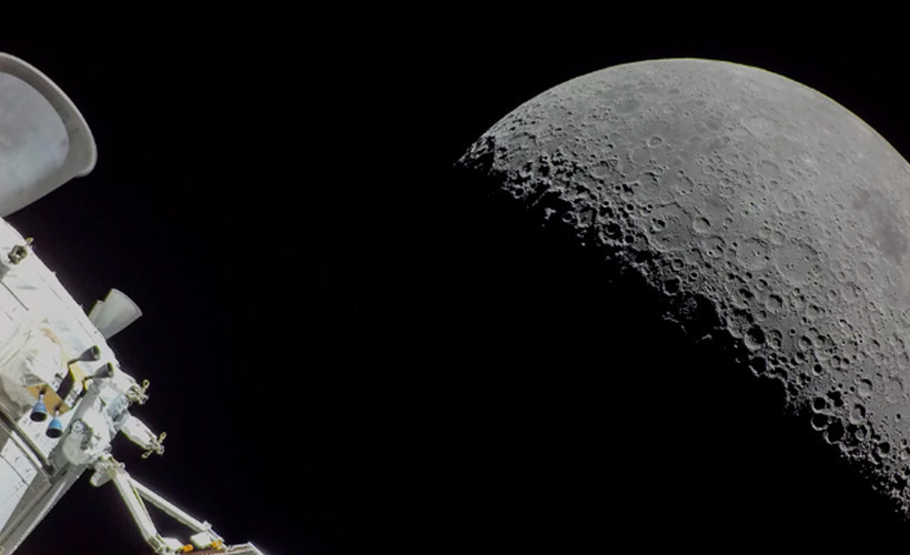 NASA, Ay'a kadın ve beyaz olmayan astronot gönderme planından vazgeçti
