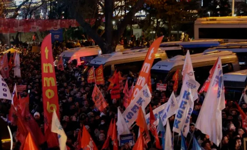 İstanbul ve Bursa'da ev baskınları: Çok sayıda kişi gözaltına alındı