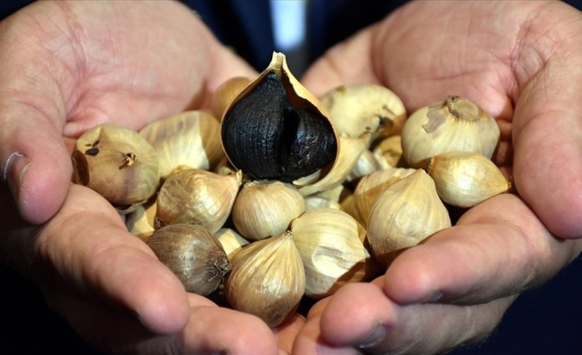 Değeri 25 lira ama siyaha dönüştürüp 2 bin avroya satıyor