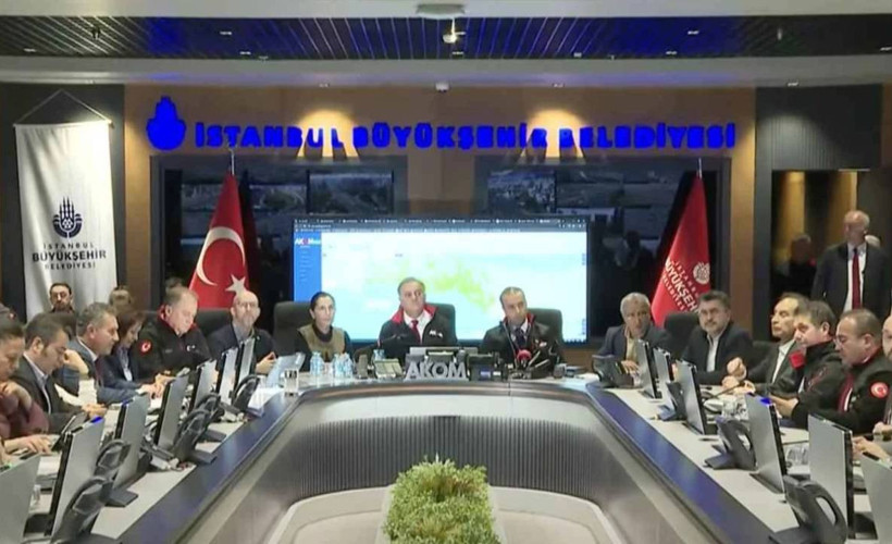 AKOM'dan ilk açıklama: Deprem riski ortadan kalkmadı