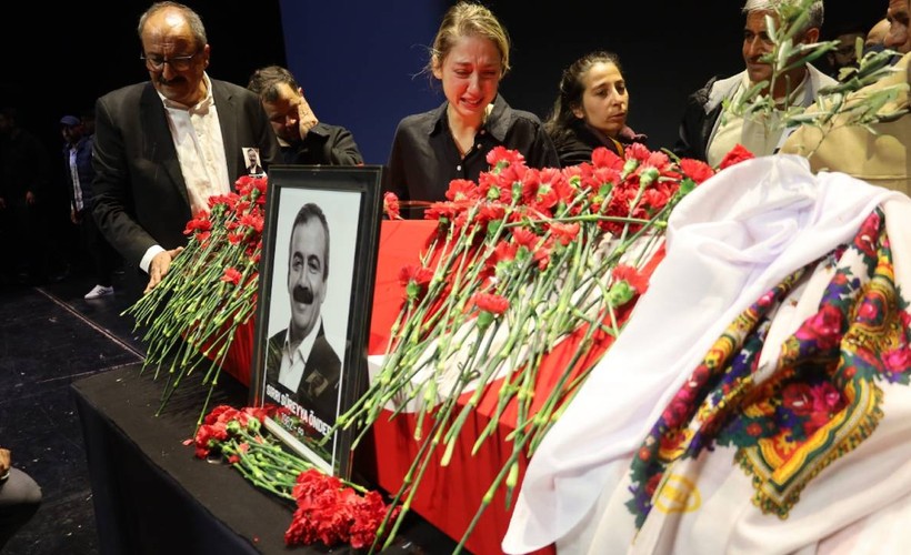 Binler Sırrı Süreyya Önder'i uğurladı: Barışın elçisi ölümsüzdür