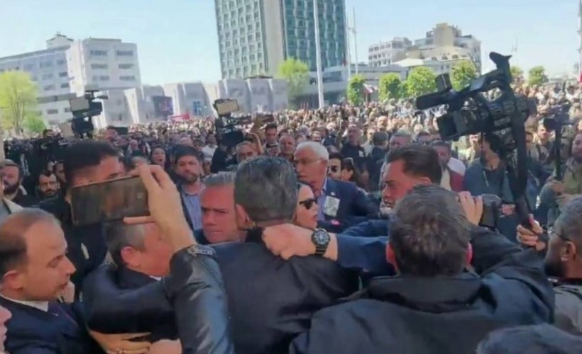 Sırrı Süreyya Önder’in cenaze töreninde Özel’e saldırı
