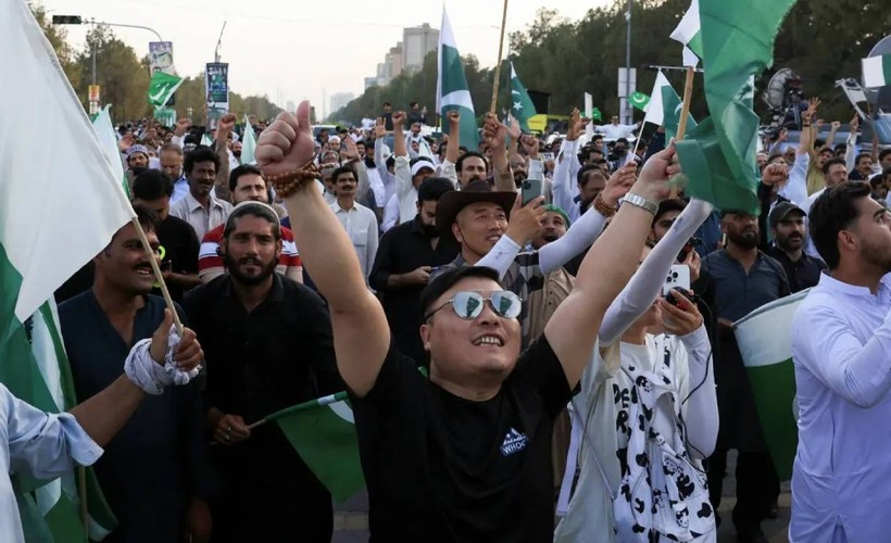 Hindistan ile Pakistan savaşın eşiğinden döndü