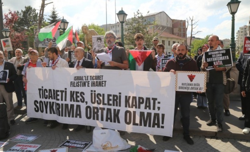 Filistinli doktor: İsrail’e akan petrolü kesin