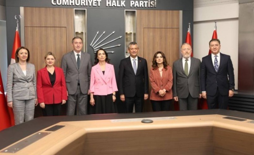DEM Parti siyasi parti turlarına devam ediyor: DEM Parti heyeti CHP Lideri Özel ile görüştü
