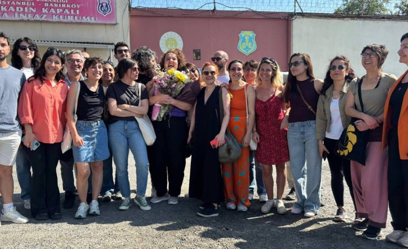 Gazeteci Elif Akgül tahliye edildi