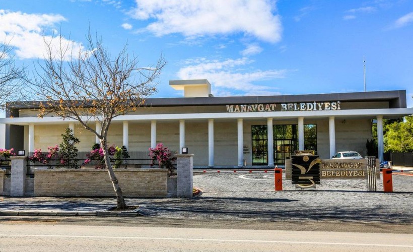 Manavgat Belediyesi'ne de 'yolsuzluk' operasyonu: Belediye Başkanı gözaltında